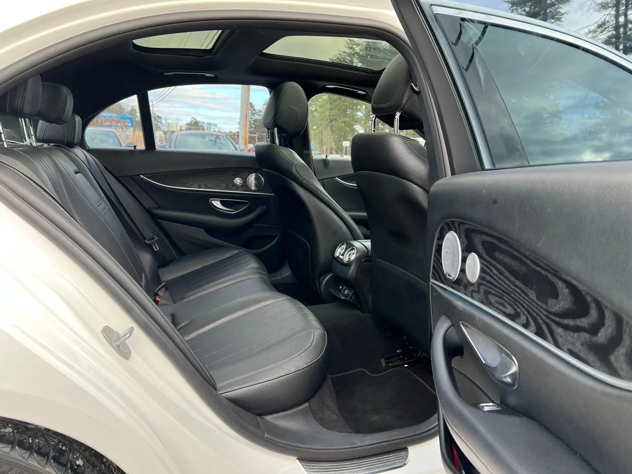 MERCEDES-BENZ E 300 4MATIC