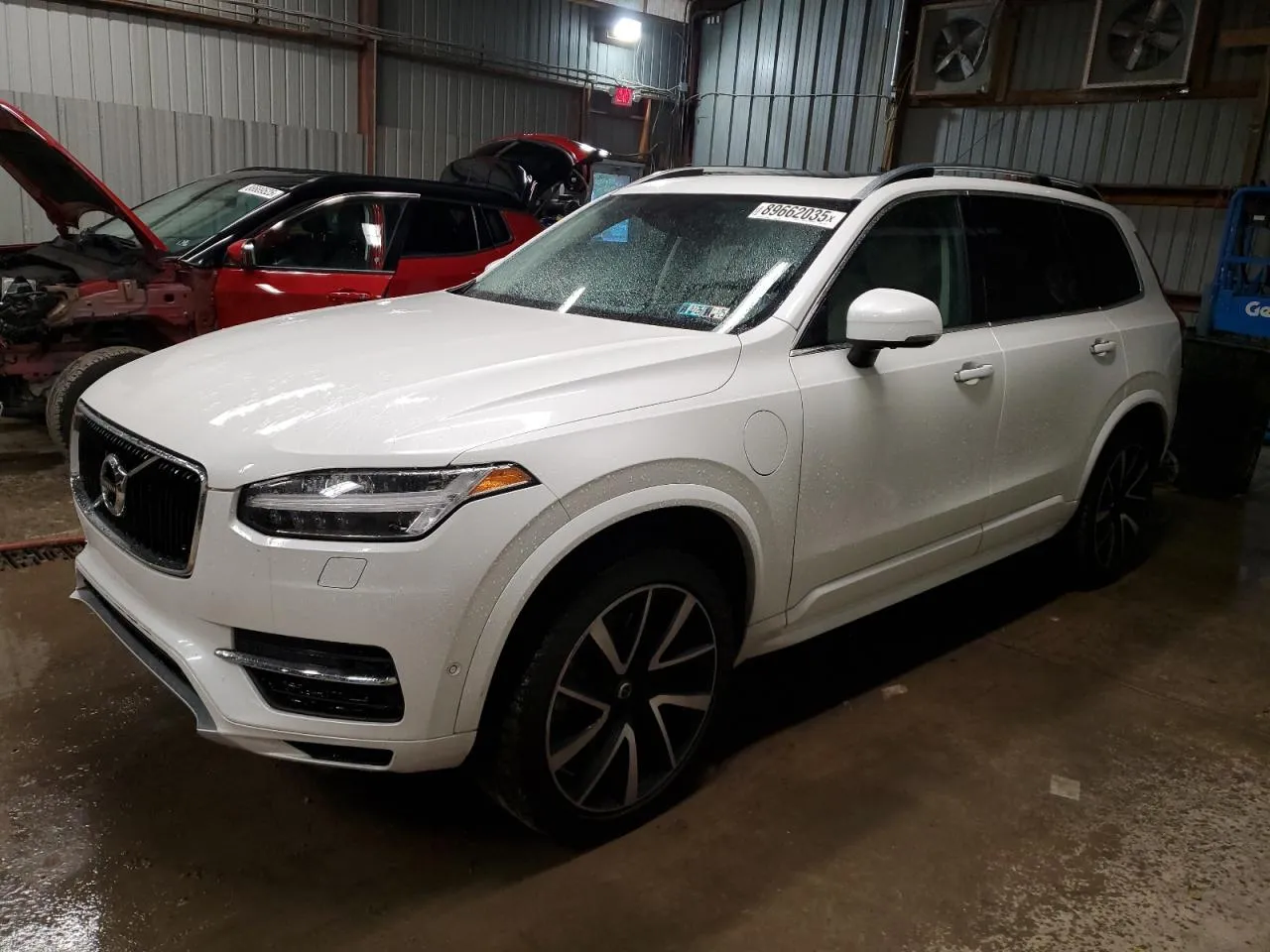 VOLVO XC90 T8 MOMENTUM
