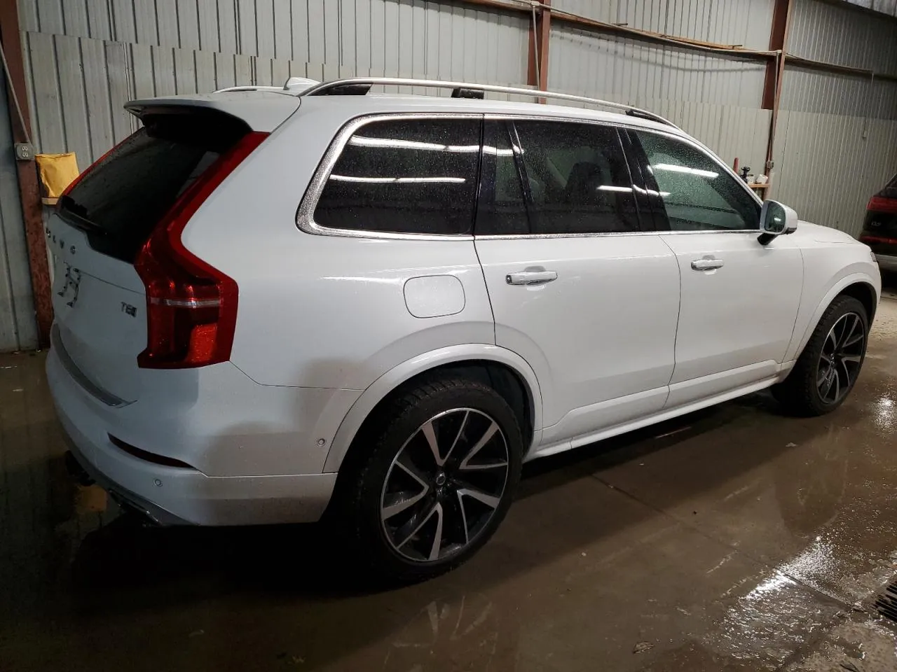 VOLVO XC90 T8 MOMENTUM