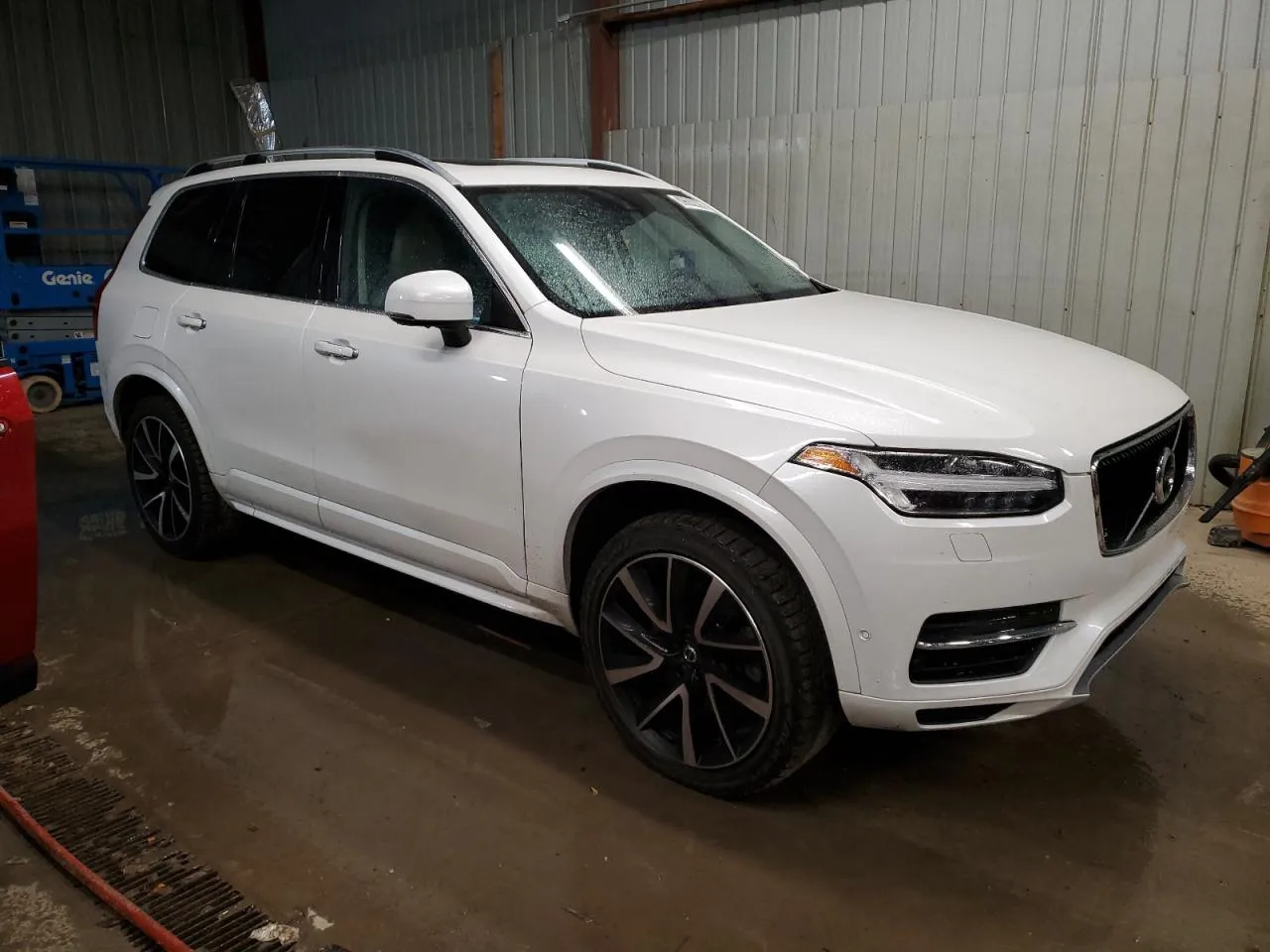 VOLVO XC90 T8 MOMENTUM